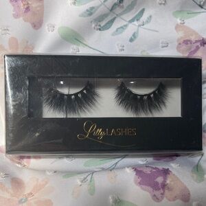 NIB- Lilly Lashes Mykonos Strip Lashes
